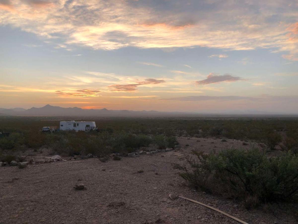 Camping At Desert Gardens Oasis In Lobo, Tx Van Horn Esterno foto