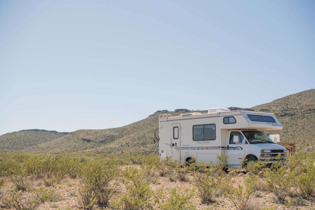 Camping At Desert Gardens Oasis In Lobo, Tx Van Horn Esterno foto