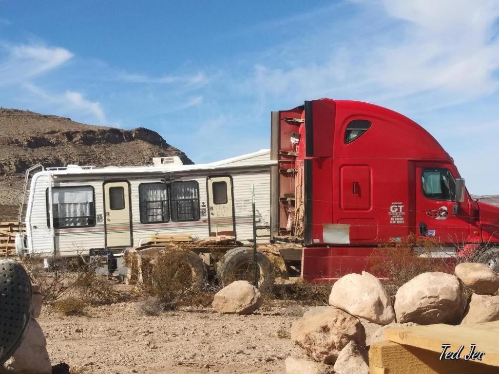 Camping At Desert Gardens Oasis In Lobo, Tx Van Horn Esterno foto