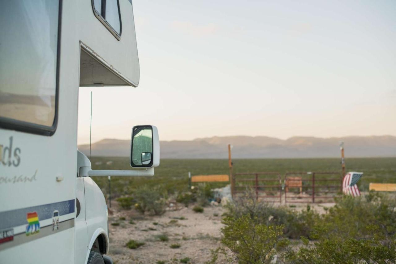 Camping At Desert Gardens Oasis In Lobo, Tx Van Horn Esterno foto